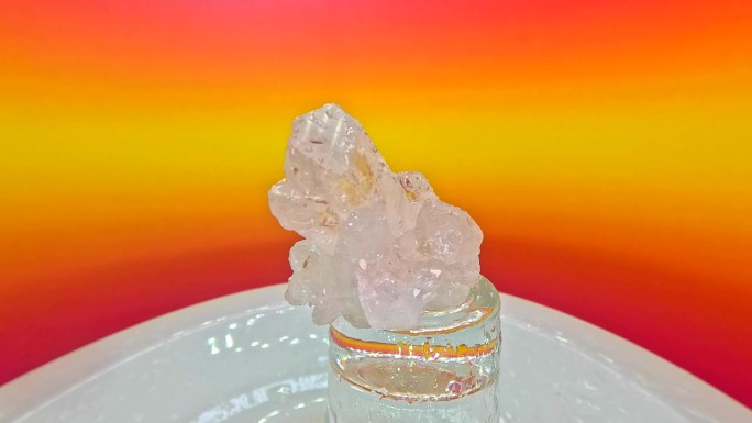 水晶是一种最纯净的石英