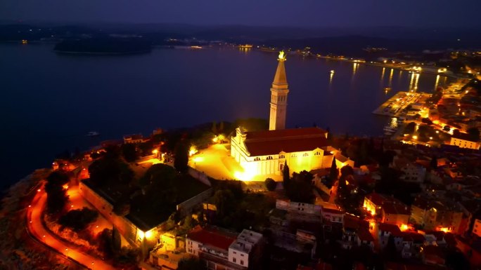 空中教堂拥有罗维尼海和城市最壮丽的夜景