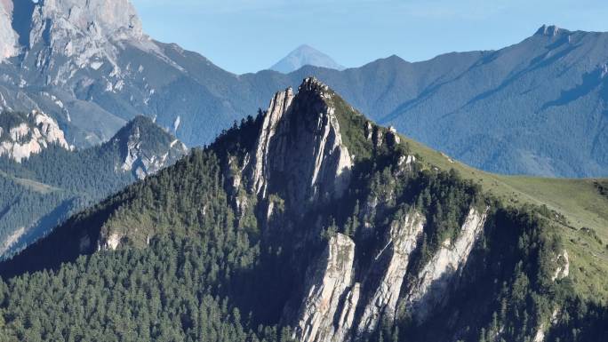 甘肃 迭部县 扎尕那 山脉 青山