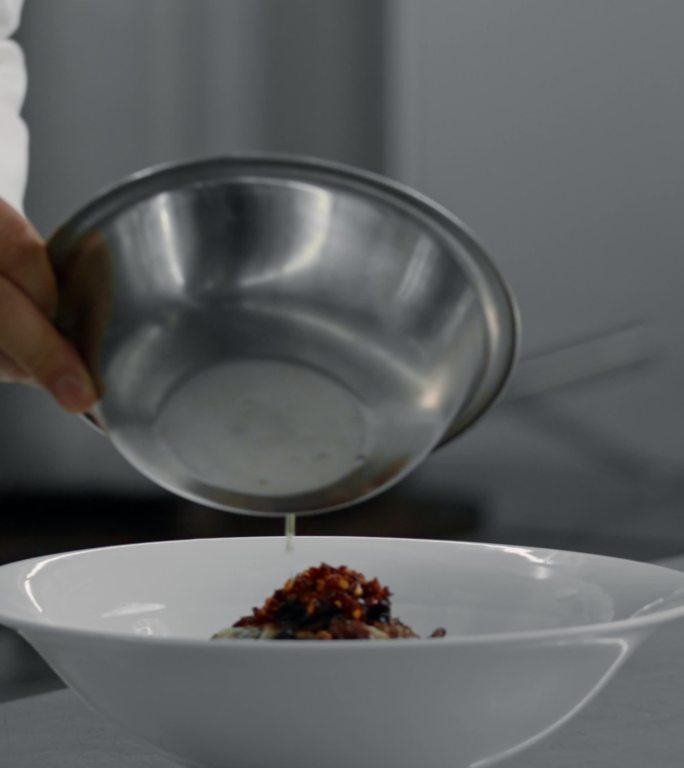 茶油蒸腊牛腩湘菜传统美食烹饪调味蒸菜