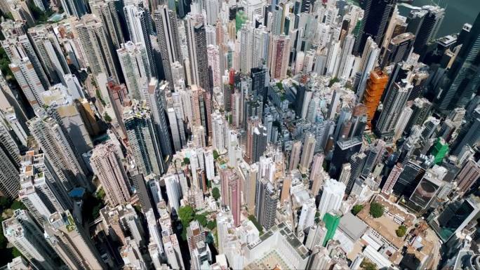 香港鸟瞰中国城市的都市风貌。景区内的交通道路及早晨公路交通。香港名镇拥挤中心的银行业概念
