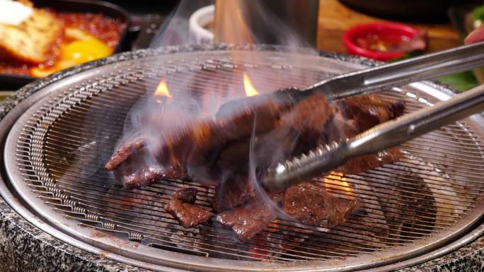 烤肉 韩式烤肉冒火