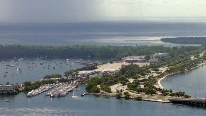 航拍7倍变焦长焦视频迈阿密关键比斯坎湾平移