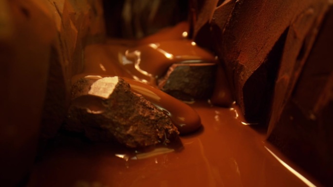巧克力的峡谷。流淌在巧克力山中的巧克力河