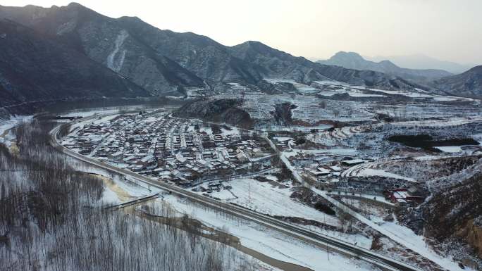 4K航拍农村雪景  白雪皑皑村庄