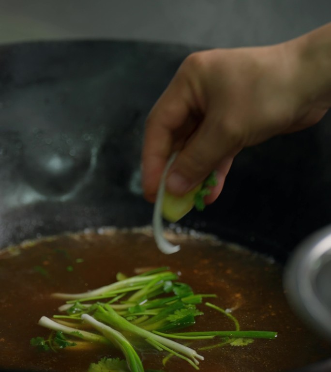 东安鸡湘菜美食餐饮厨房烹饪调味炒菜