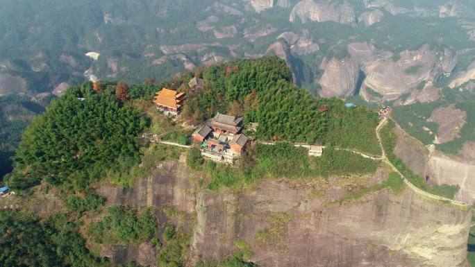 湖南新邵崀山景区八角寨鲸鱼闹海