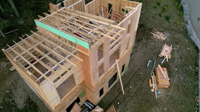 人们从零开始建造家园的鸟瞰图