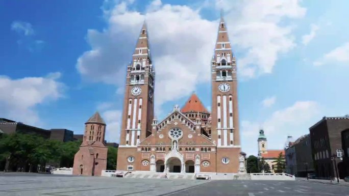 匈牙利塞格德的教堂——时间流逝