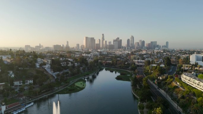 加州洛杉矶市中心全景全貌江河流域植被覆盖