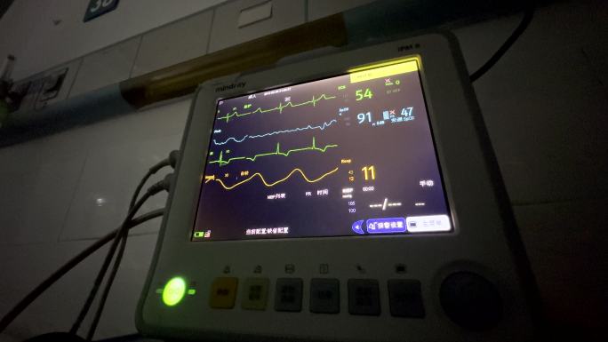 病房里的IPM8监护仪