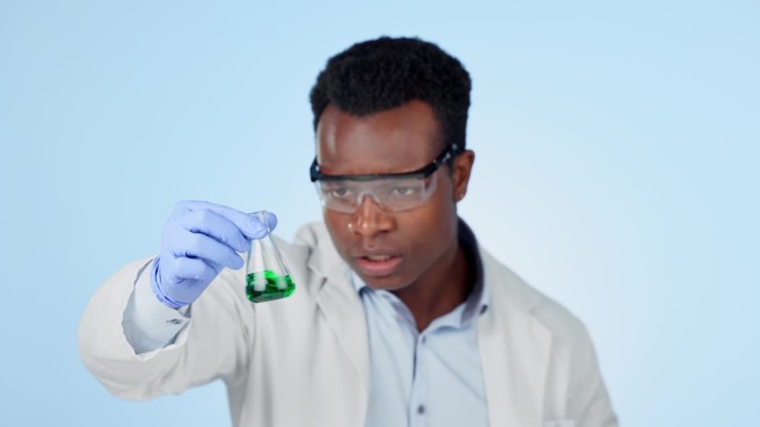 用于化学、医学研究、药物溶液或装有溶液的容器的工作室内的科学家、人员和液体。研究，科学或黑人医疗保健