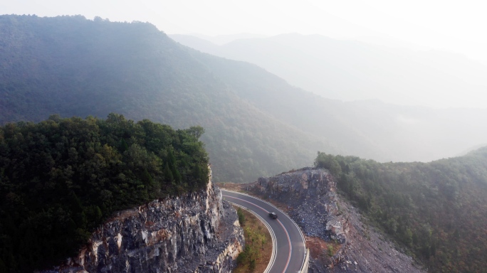 太行一号公路航拍山中蜿蜒曲折最美盘山公路