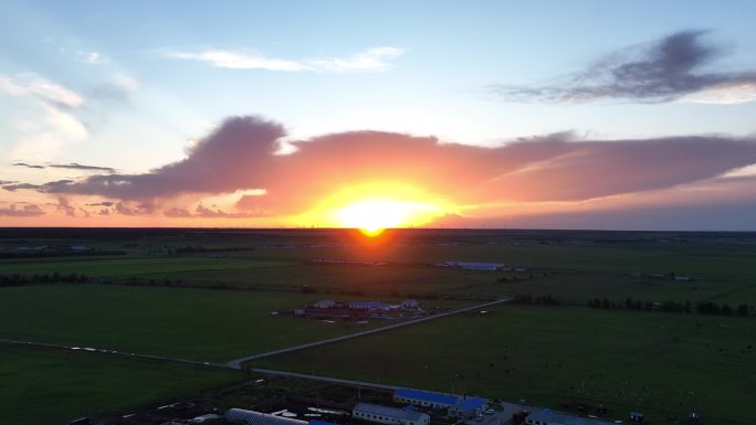 草原嘎查村庄夕阳晚霞