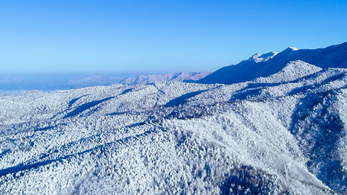 航拍大巴山雪山 冰河