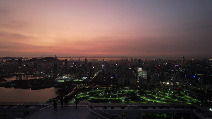 高楼楼顶夜景