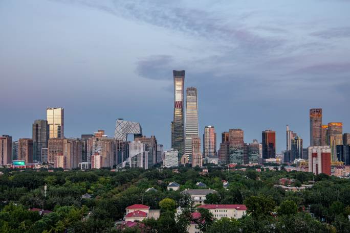 北京地标建筑国贸核心区延时摄影日转夜