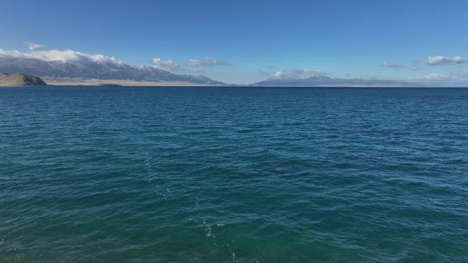 赛里木湖 湖面低空航拍