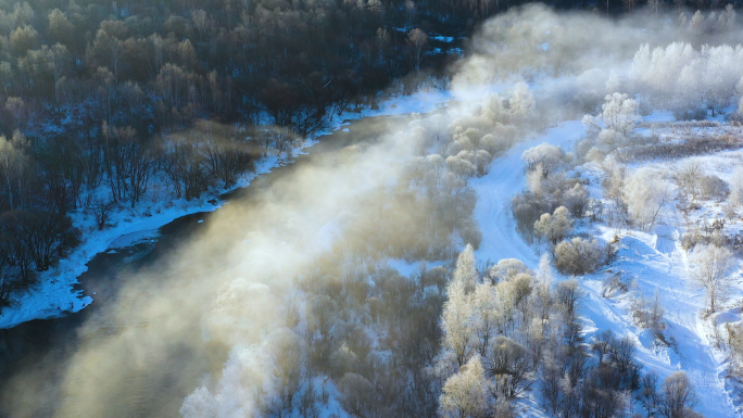 森林河流雾凇