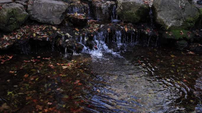杭州九溪清澈的溪水水流慢镜头