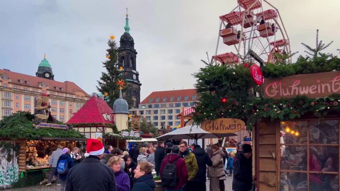 12月21日，德国萨克森州德累斯顿的圣诞新年市场。