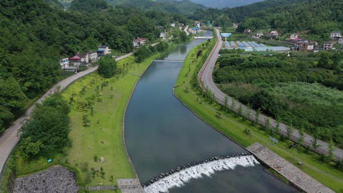 航拍湖北宜昌长阳山川河流