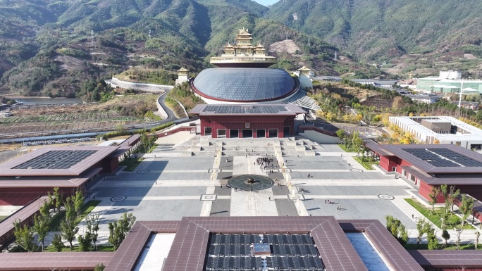 浙江宁波溪口雪窦山弥勒圣坛