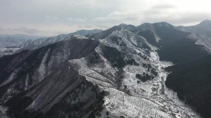 「4K合集」航拍雪后群山 下雪后的大山