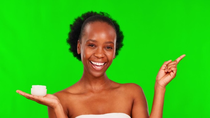绿屏、护肤和黑人女性点用面霜、乳液或保湿霜进行面部护理。皮肤科，自然美和肖像的快乐女性的面霜产品在工
