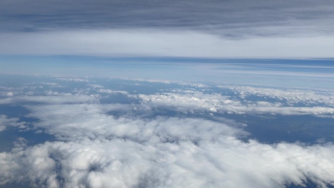 太空地球云层飞行天空白云