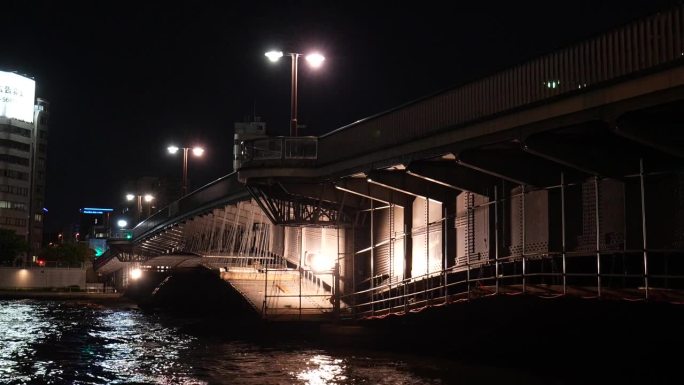 琉球桥夜景，日本东京2023年8月