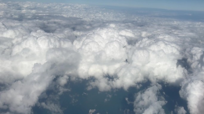 太空地球云层飞行天空白云