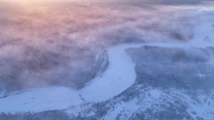 航拍冻雾迷漫的大兴安岭林海雪原