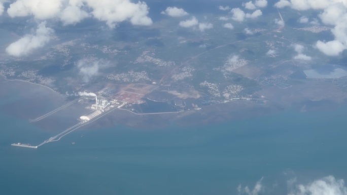 航拍飞行穿越云层城市海口宣传片港口