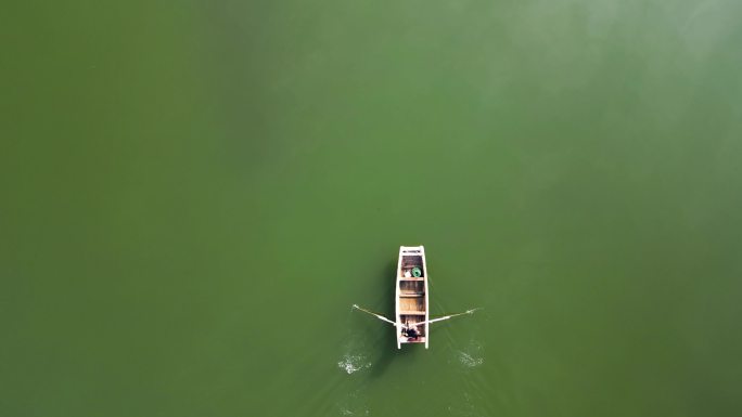 厦门海沧马銮湾的捕鱼人