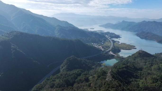 高山湖泊风景视频