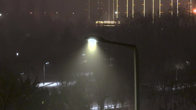 城市冬季夜景大雾航拍