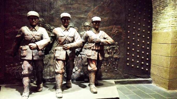 实景 八路军战士雕塑