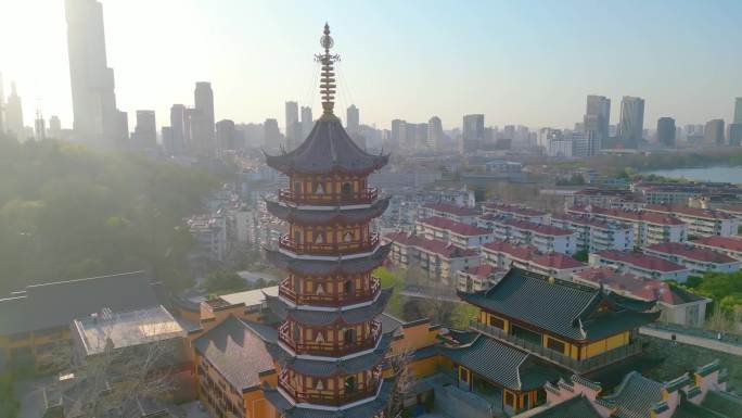 南京玄武区玄古鸡鸣寺游客观赏樱花人流风景