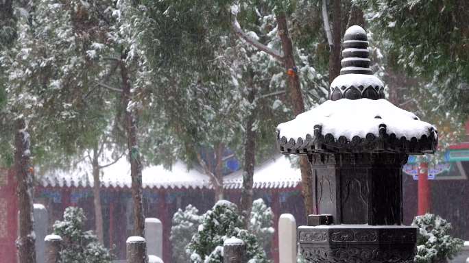 下雪天寺庙空镜