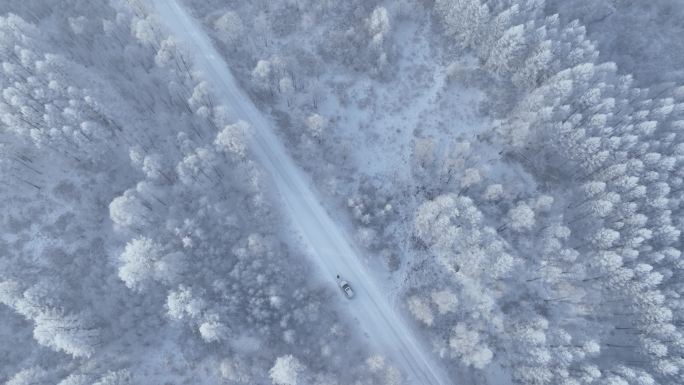 大兴安岭林海雪原和山路