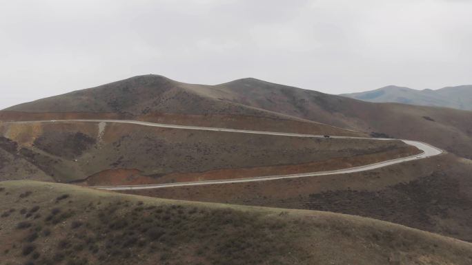 航拍红石崖附近盘山路