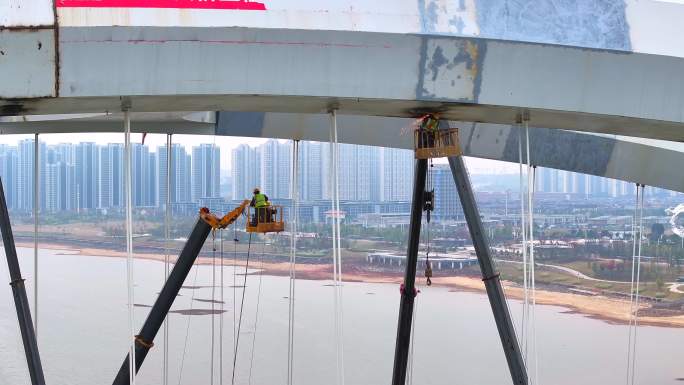 城市桥梁建设工人施工现场航拍