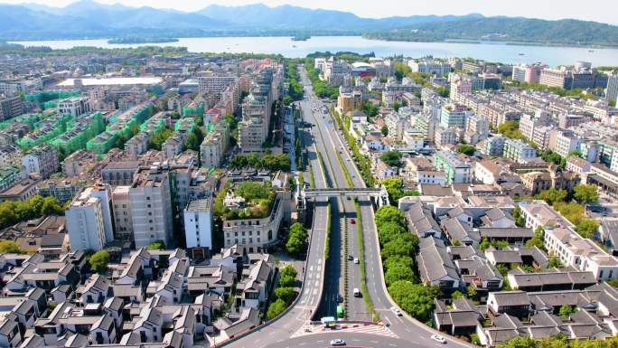 杭州市区西湖大道定安路车流风景延时