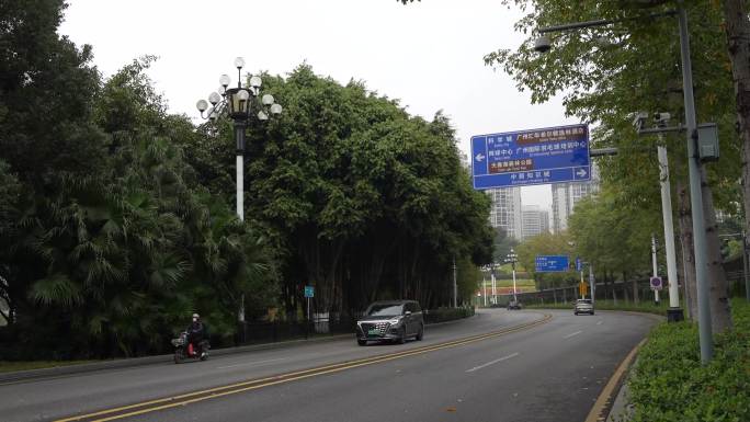 4K实拍，羊城广州黄埔市民广场宽阔的马路