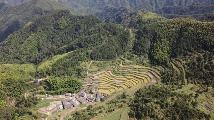 航拍山景大气震撼人心