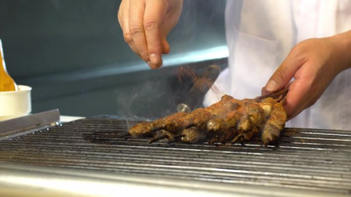 四川成都烤羊肉串美食特写地拍