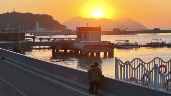 浙江温州洞头海上月堤日落晚霞