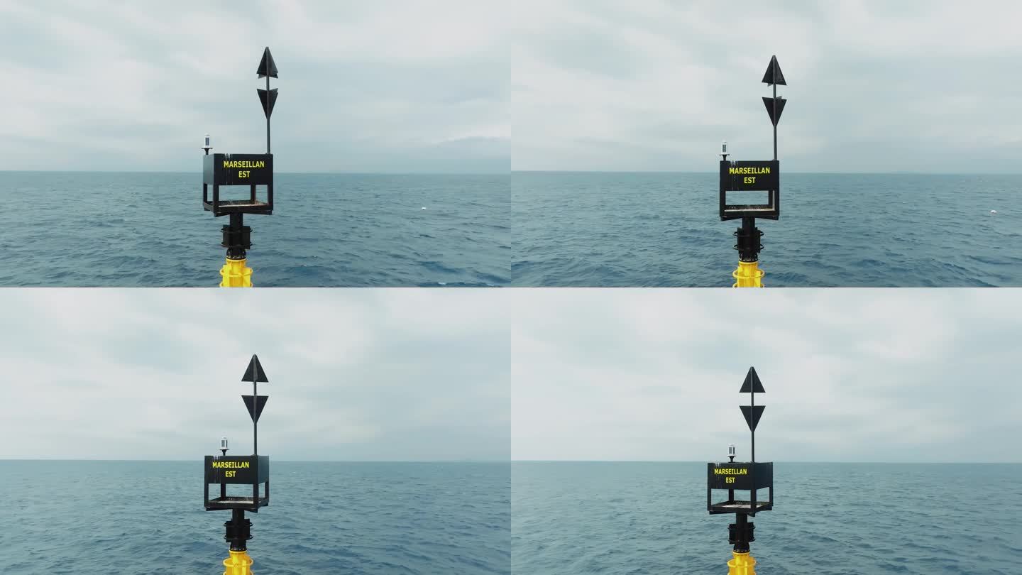 带有传感器的海洋浮标，用于测量气候变量和气候变化的影响，法国塞特