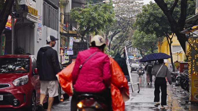 东南亚都市雨季街景